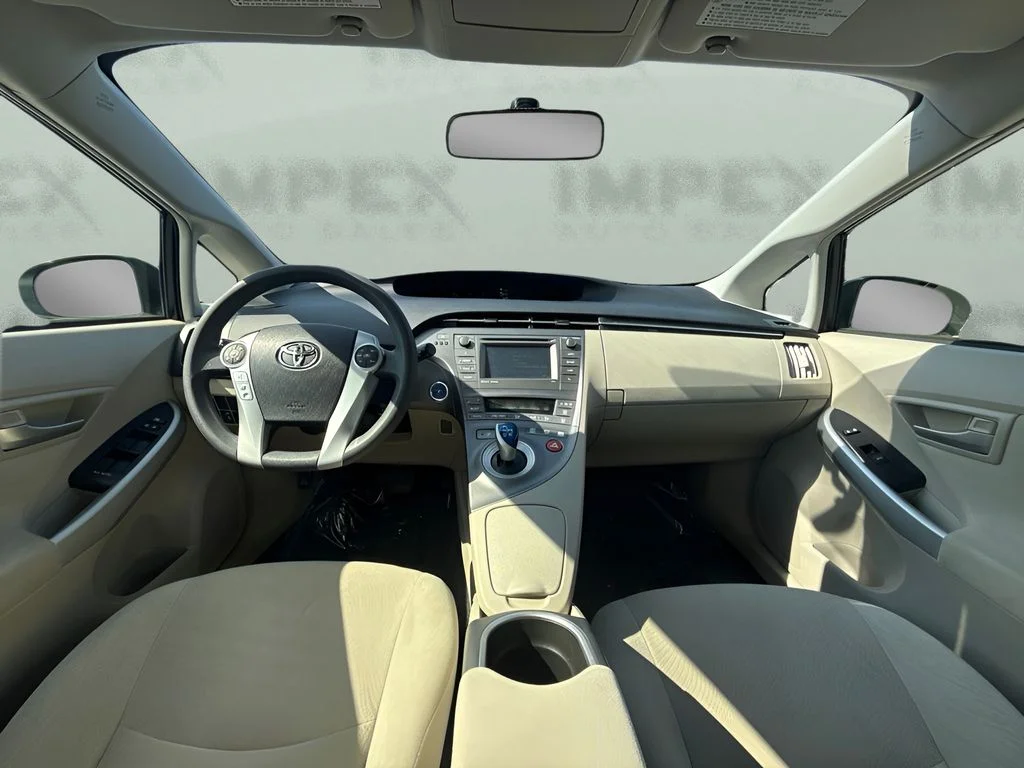 Used 2013 Beige Toyota Three image 11