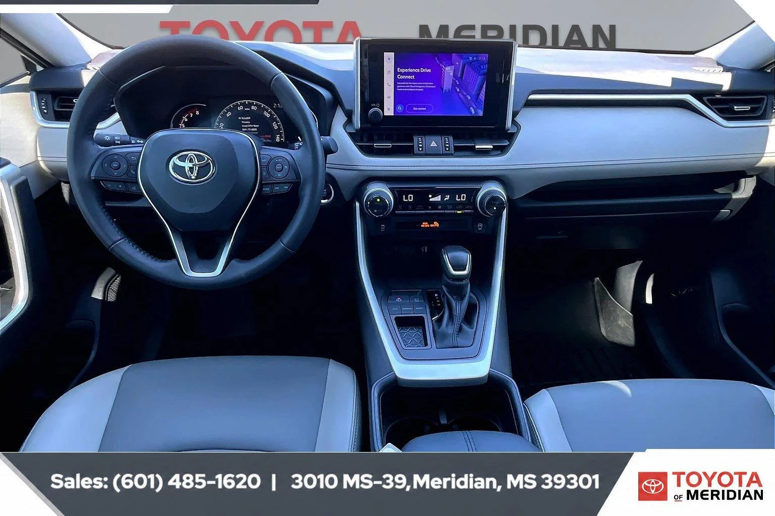 Used 2025 Wind Chill Pearl Toyota XLE Premium image 13