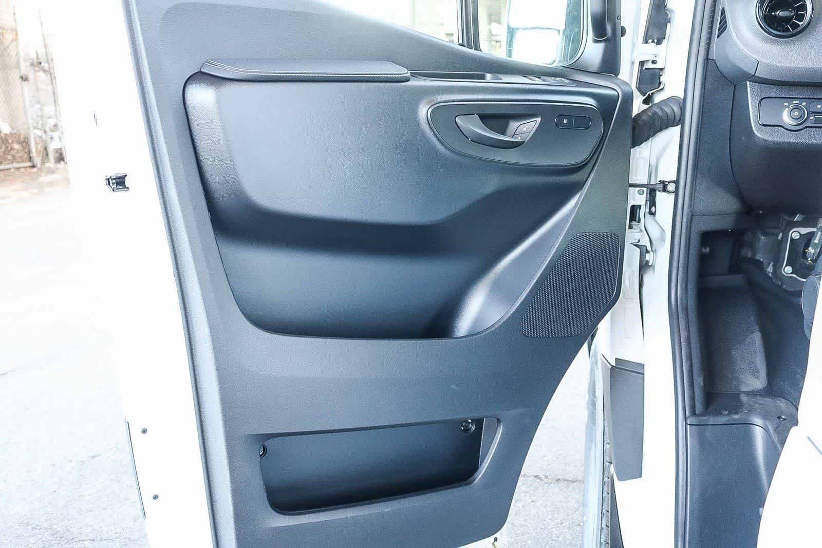New 2026 Arctic White Mercedes-Benz Cargo 170WB High Roof RWD 2.0L I4 Diesel Turbo SO image 20