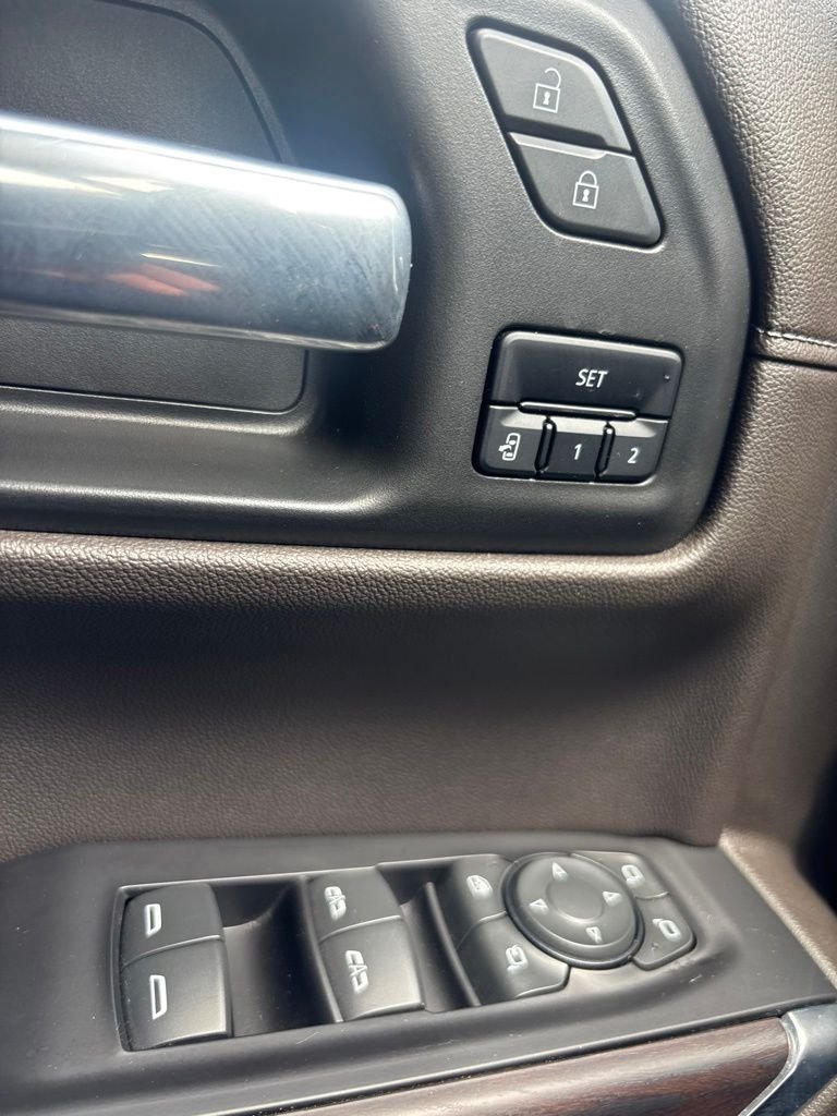 Used 2020 Blue GMC SLT image 22