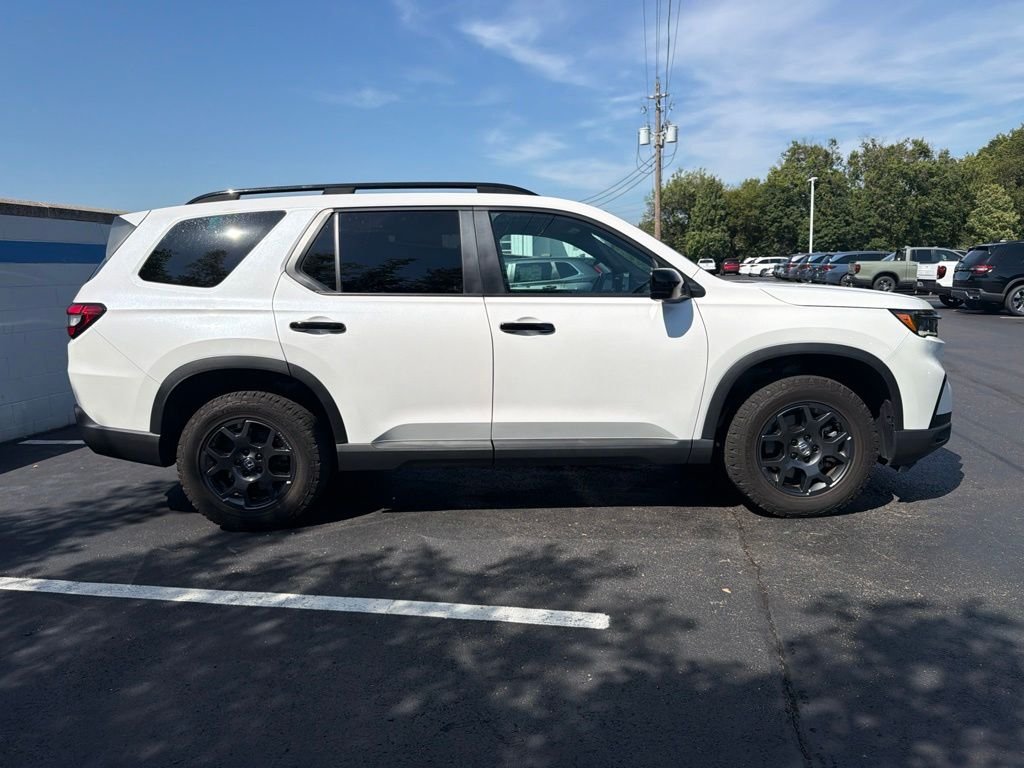 Certified Used 2025 Platinum White Pearl Honda TrailSport image 6
