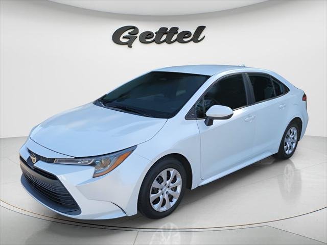 Certified Used 2024 WIND CHILL PEARL Toyota  image 1