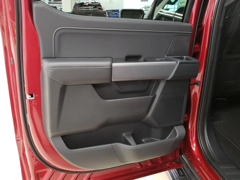 New 2026 Ruby Red Metallic Tinted Clearcoat Ford XLT image 13