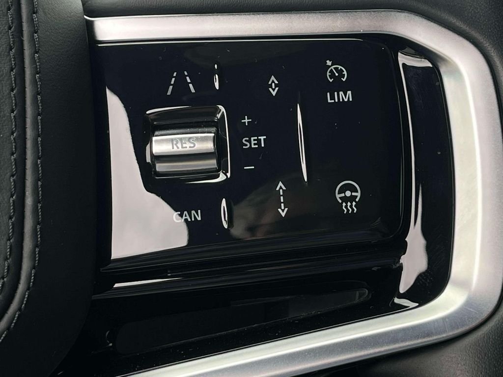 Used 2025 Borasco Gray Metallic Land Rover SE image 32