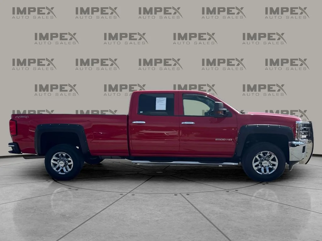 Used 2015 Red Chevrolet LT image 6