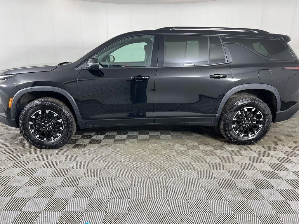 Used 2025 Mosaic Black Metallic Chevrolet Z71 image 6