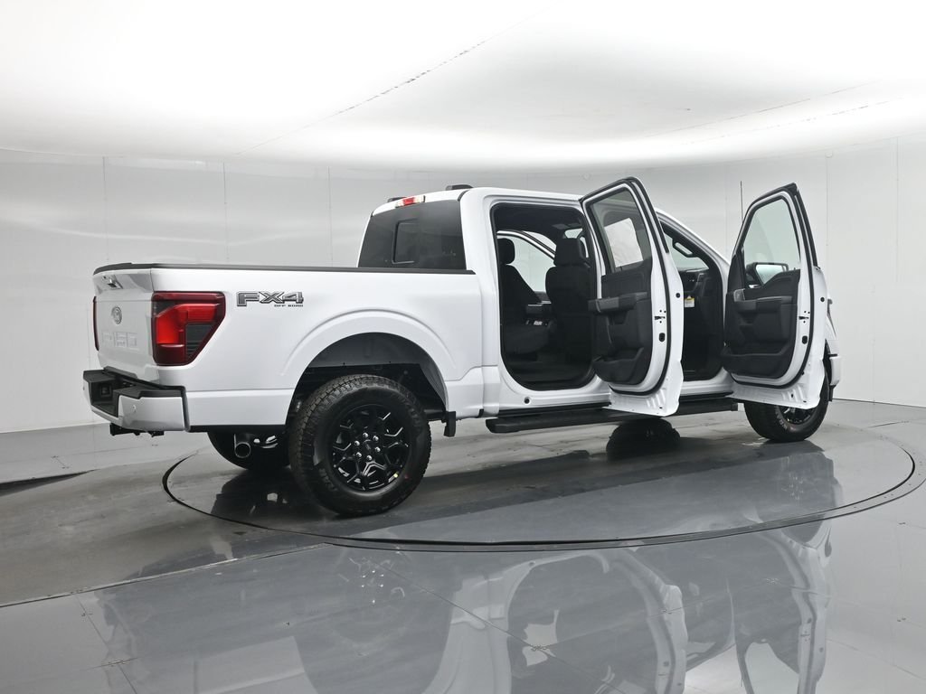 New 2026 Oxford White Ford XLT image 5