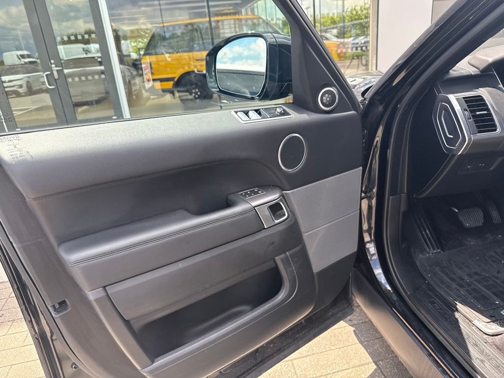 Used 2021 Santorini Black Metallic Land Rover SE image 17