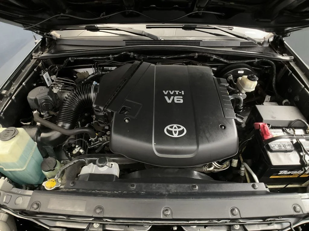 Used 2013 Magnetic Gray Metallic Toyota Base image 32