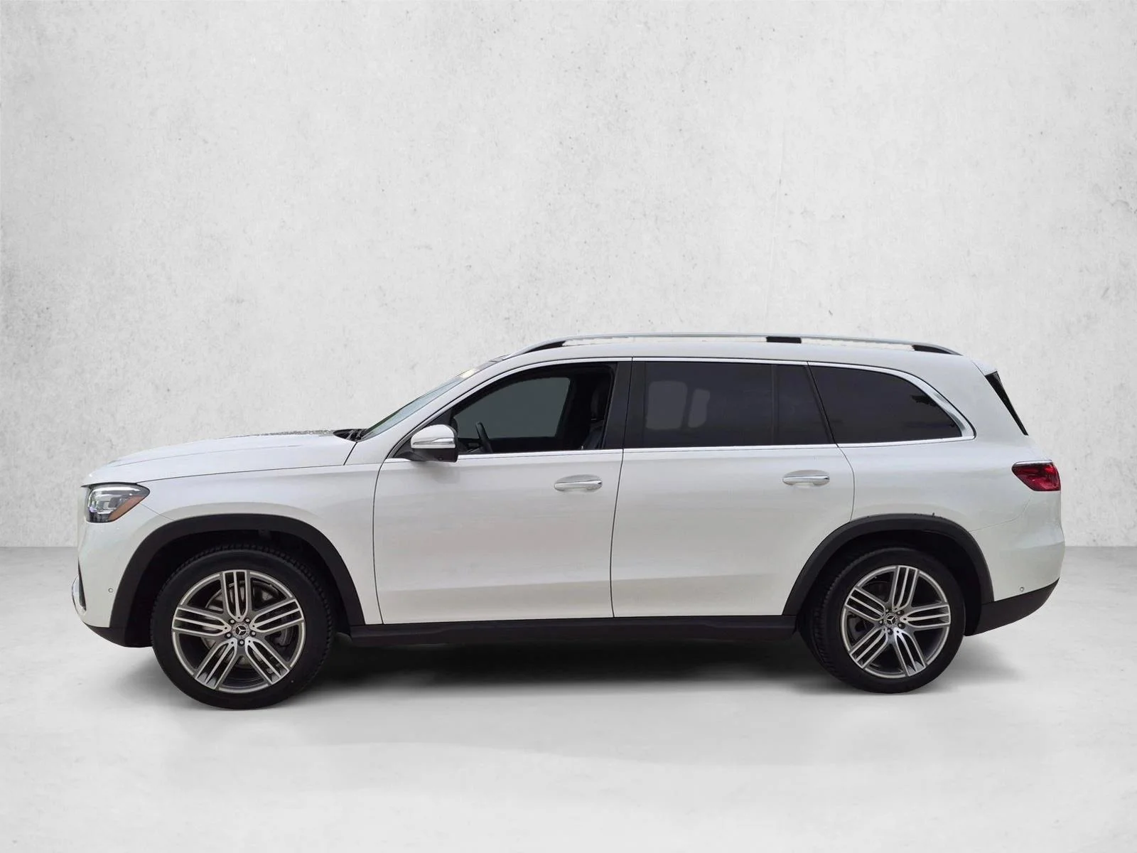Used 2025 Polar White Mercedes-Benz GLS 450 image 8