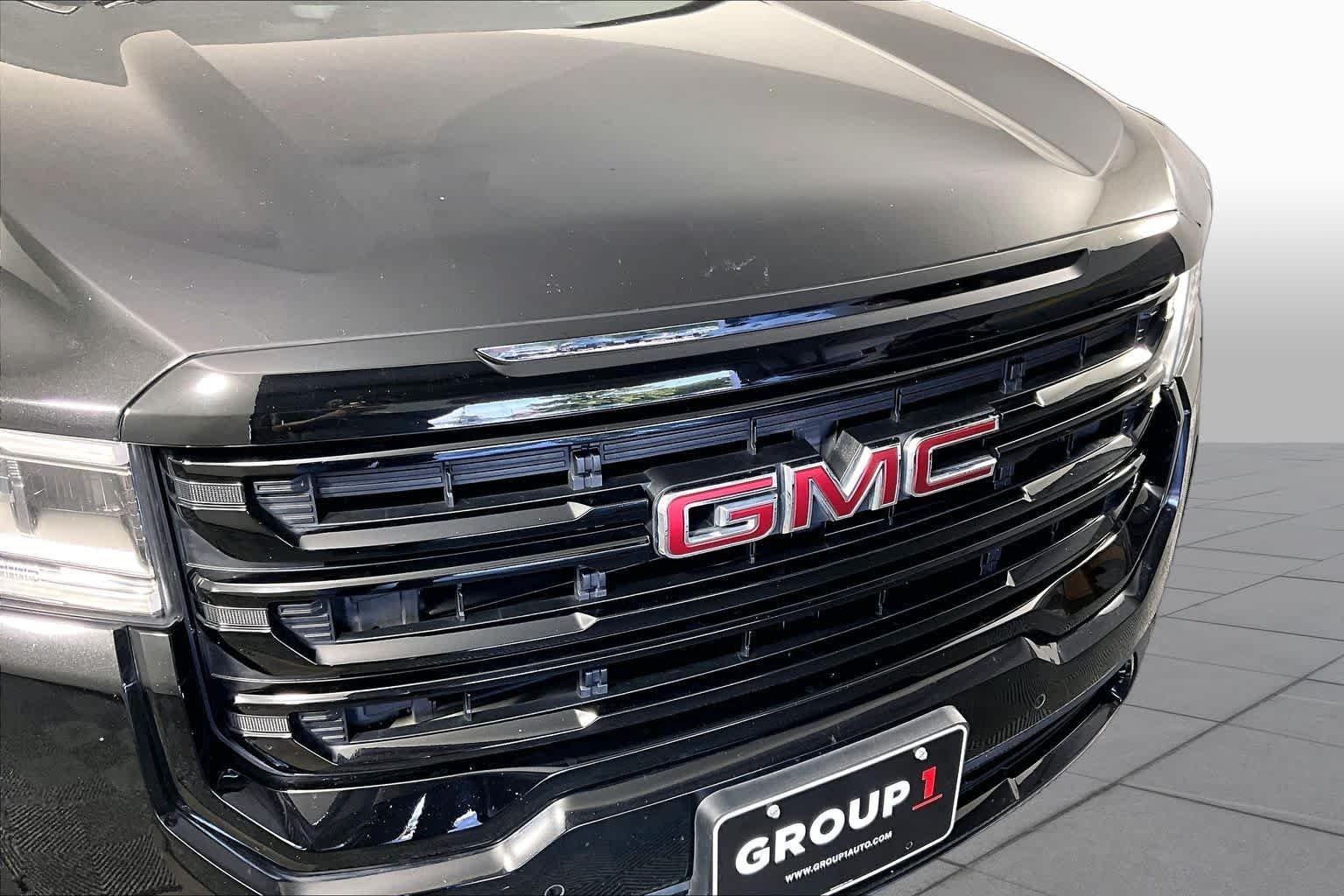 Used 2022 Ebony Twilight Metallic GMC SLT image 28