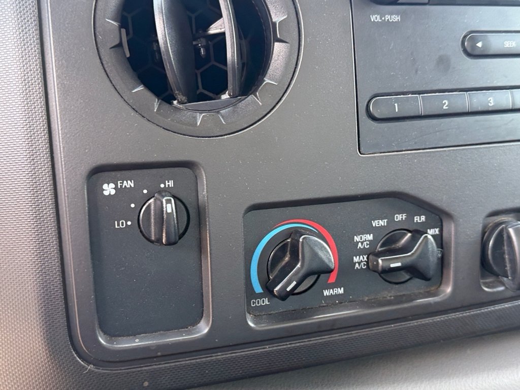 Used 2019  Ford Base image 16