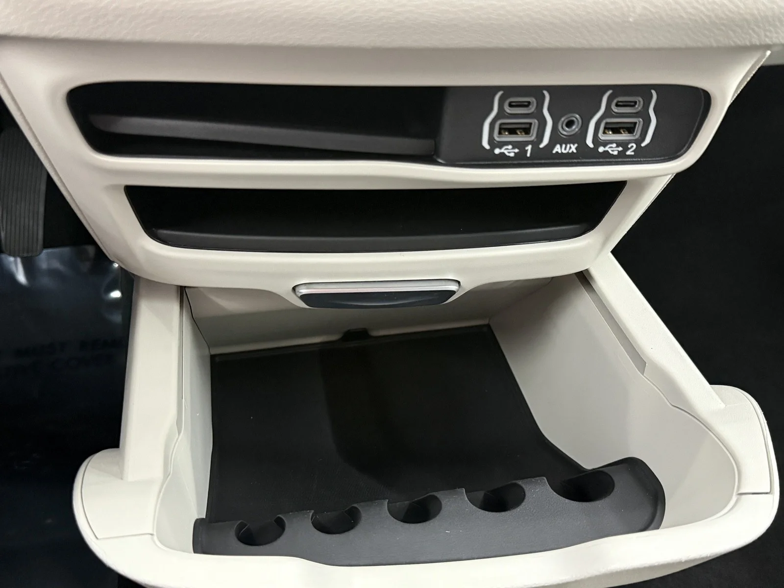 Used 2024 SILVER Chrysler Touring L image 25