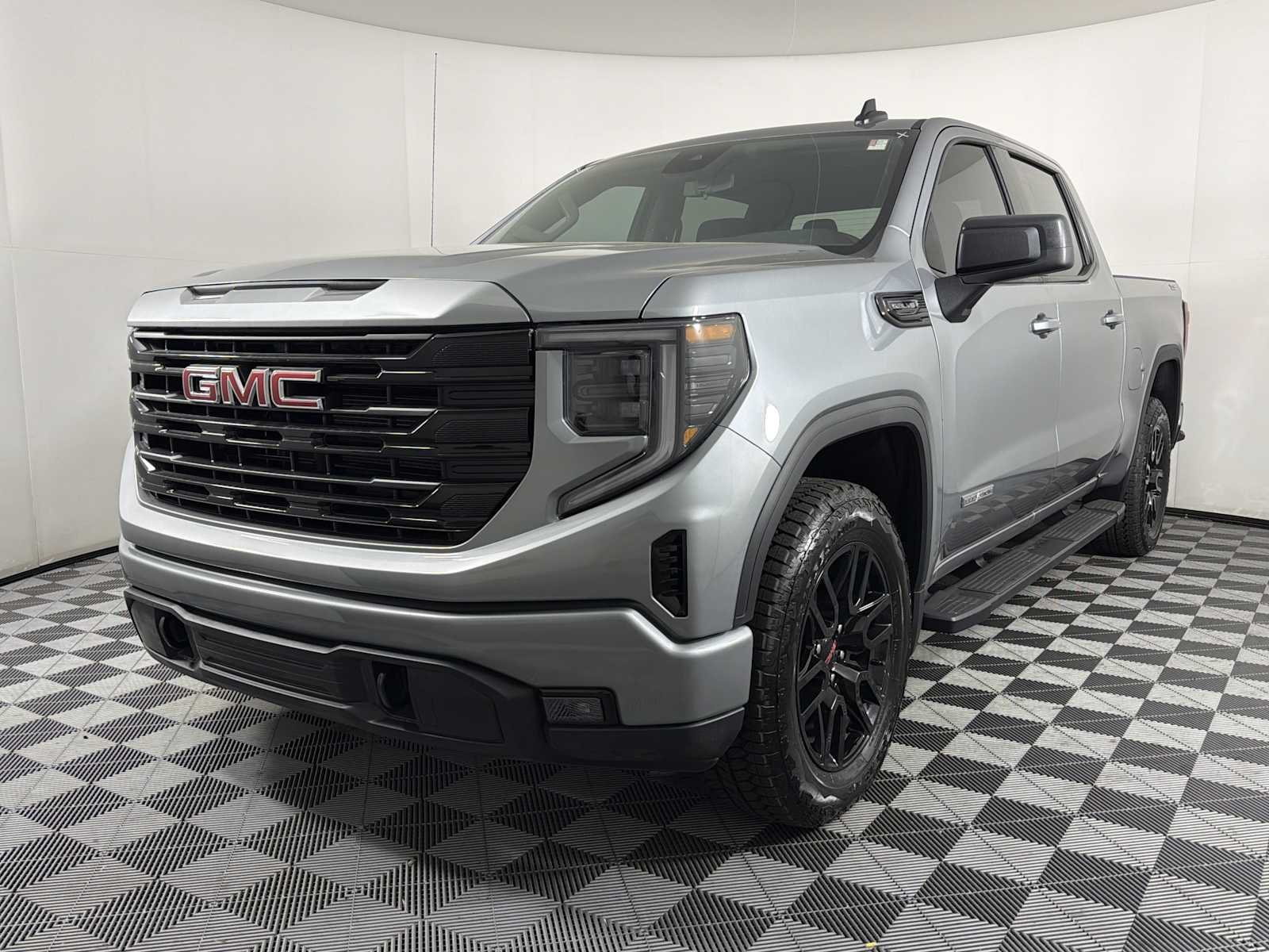 New 2026 Sterling Metallic GMC Elevation image 3