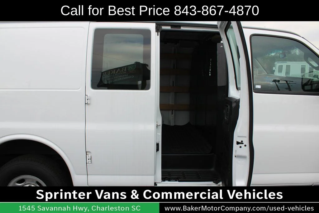 2023 GMC Savana Cargo Work Van - Photo 34