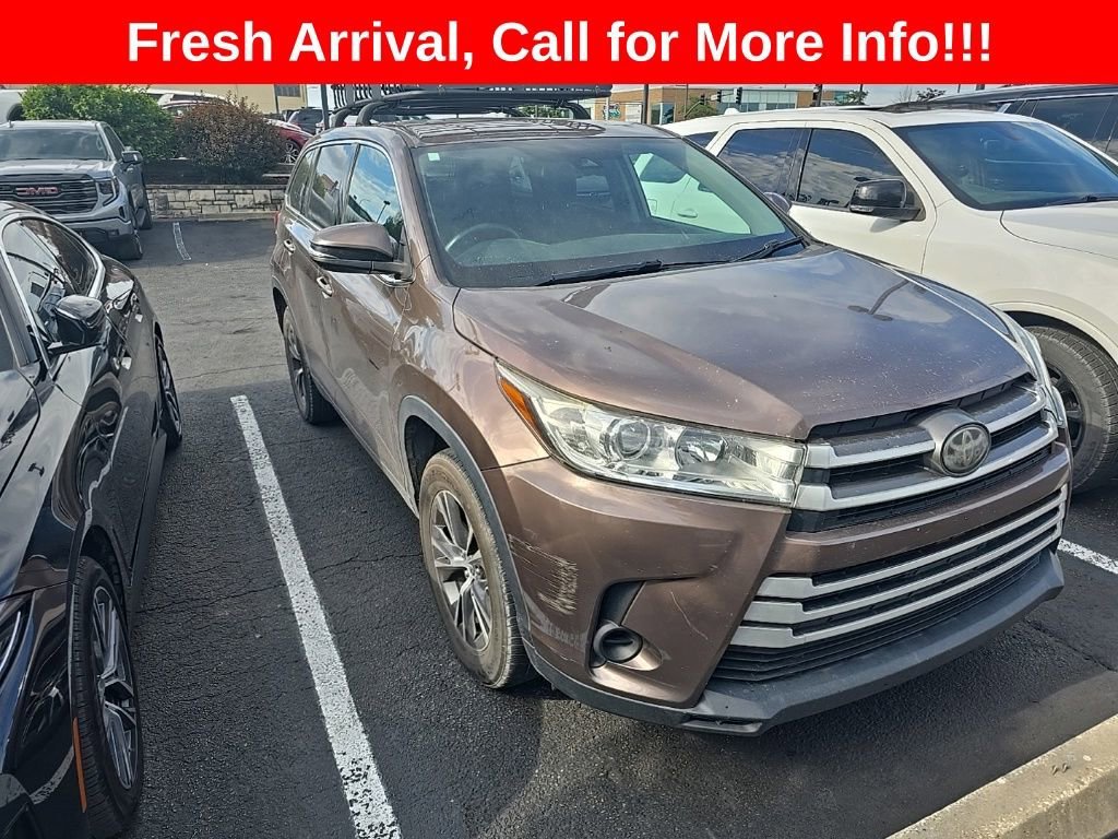 2018 Toyota Highlander LE V6's photo