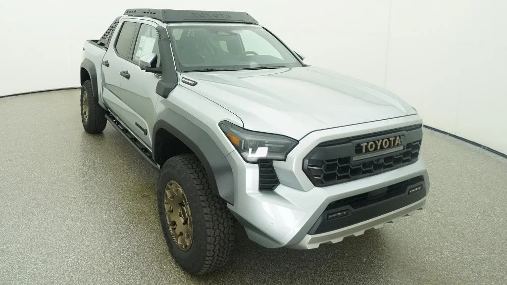 New 2026 Celestial Silver Metallic Toyota Trailhunter image 22