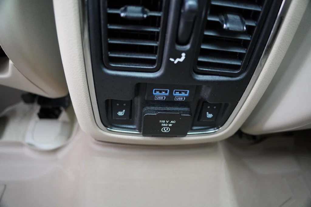 Certified Used 2021 White Jeep Overland image 19