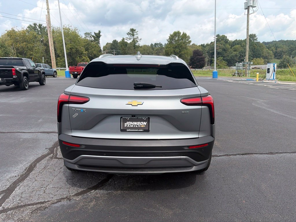Used 2024 Sterling Gray Metallic Chevrolet LT image 9