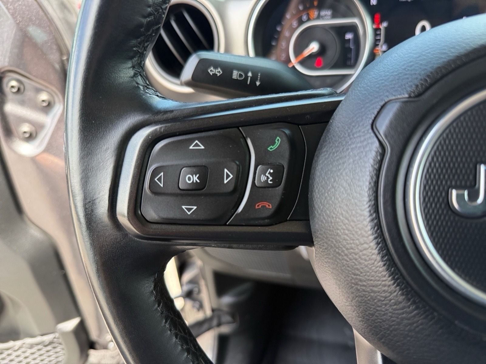 Used 2018 Crystal Metallic Jeep Unlimited Sport S image 25