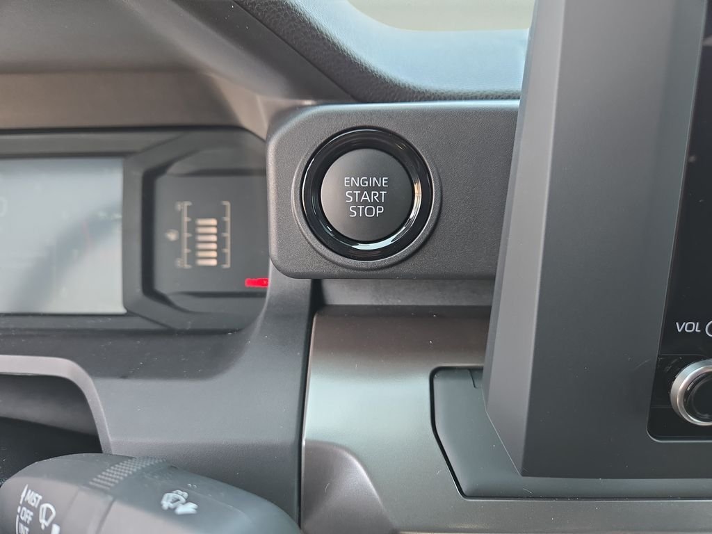 2025 Toyota Tacoma SR5 - Photo 18