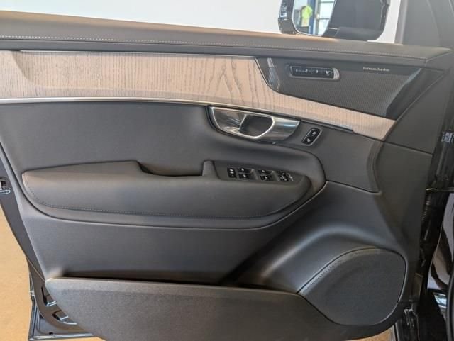 2026 Volvo XC90 Ultra - Photo 8