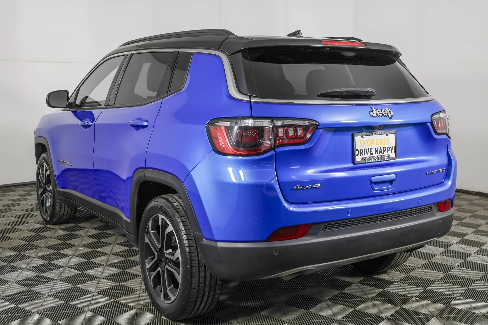 Used 2023 Blue Jeep Limited image 18