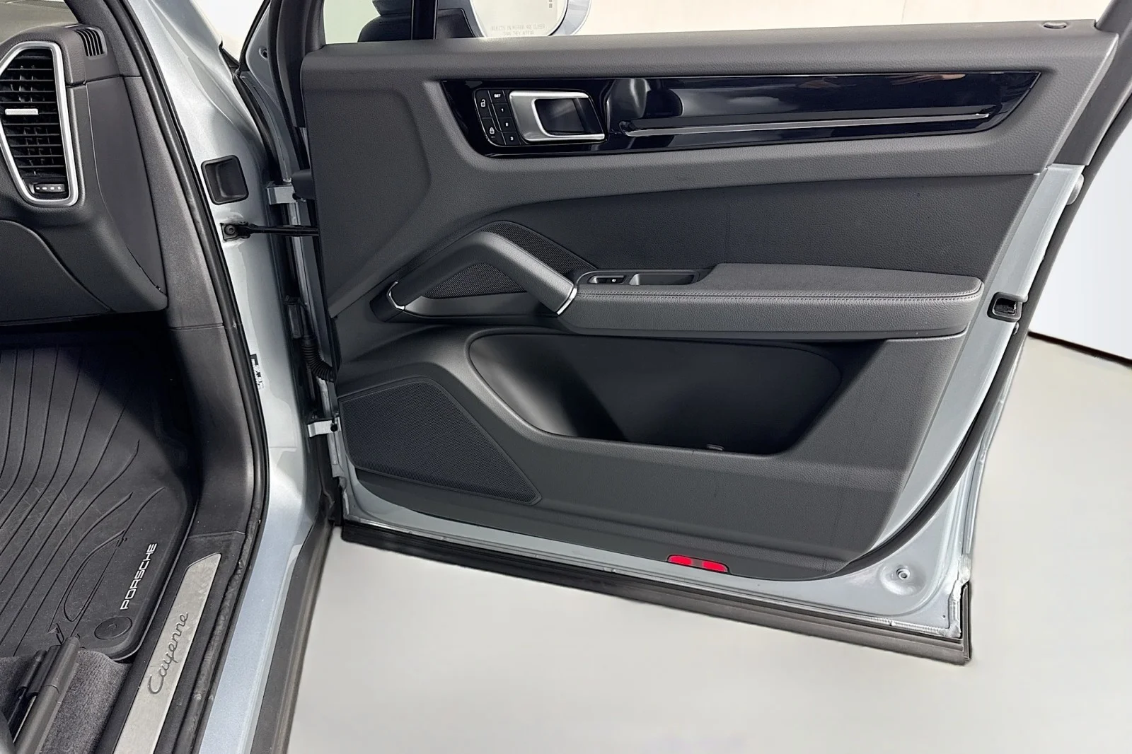 Used 2023 SILVER Porsche Platinum Edition image 23