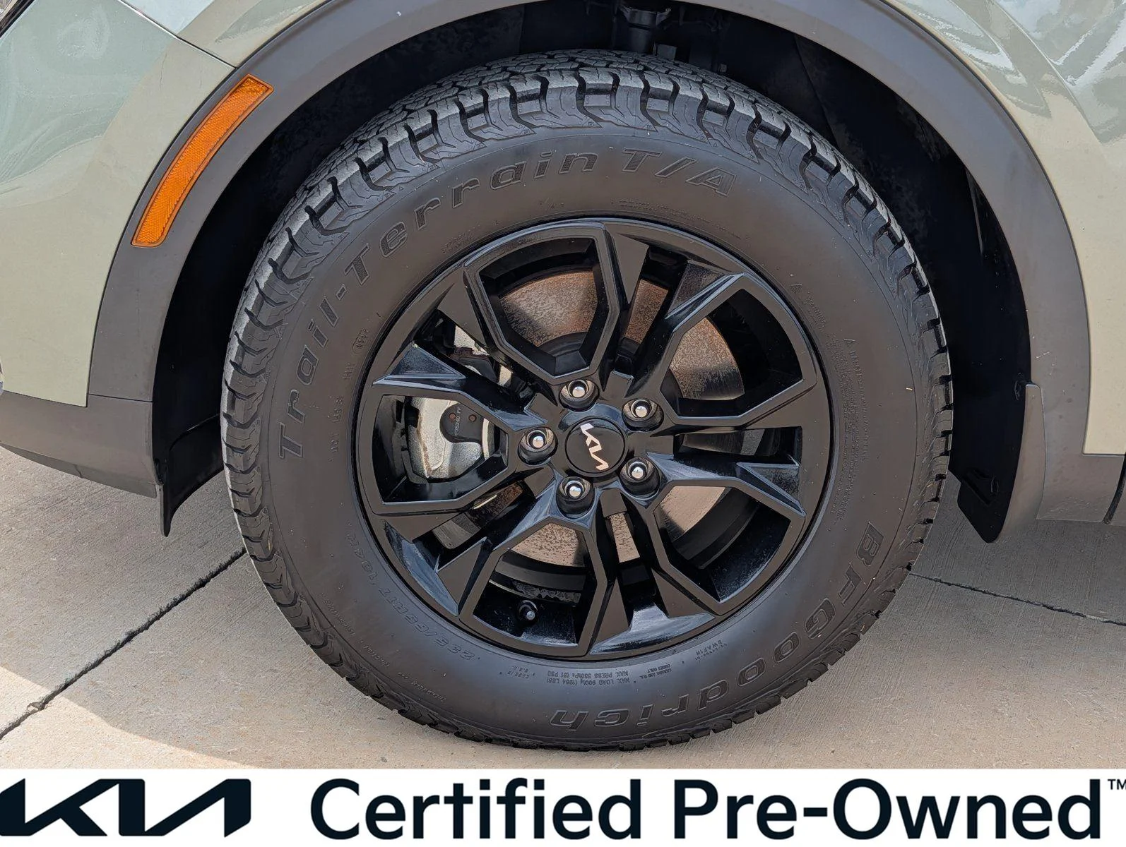 Used 2024 Jungle Green/Ebony Black Roof Kia X-Pro Prestige image 9