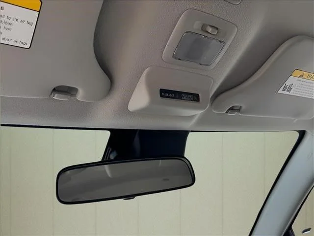 Used 2024  Mitsubishi ES image 28