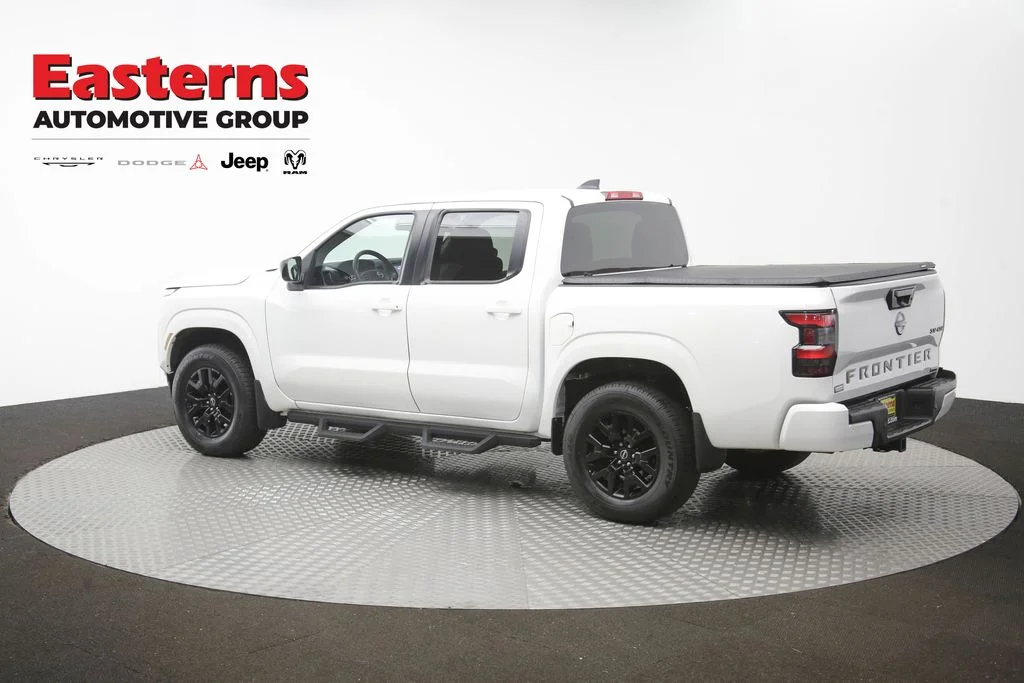 Used 2023 White Nissan SV image 58