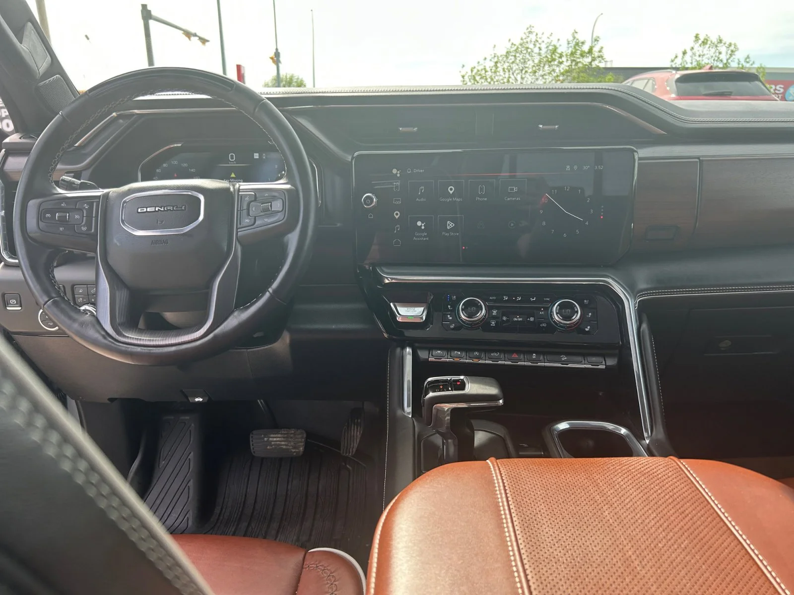 Used 2025 Silver GMC Denali Ultimate Crew Cab image 21