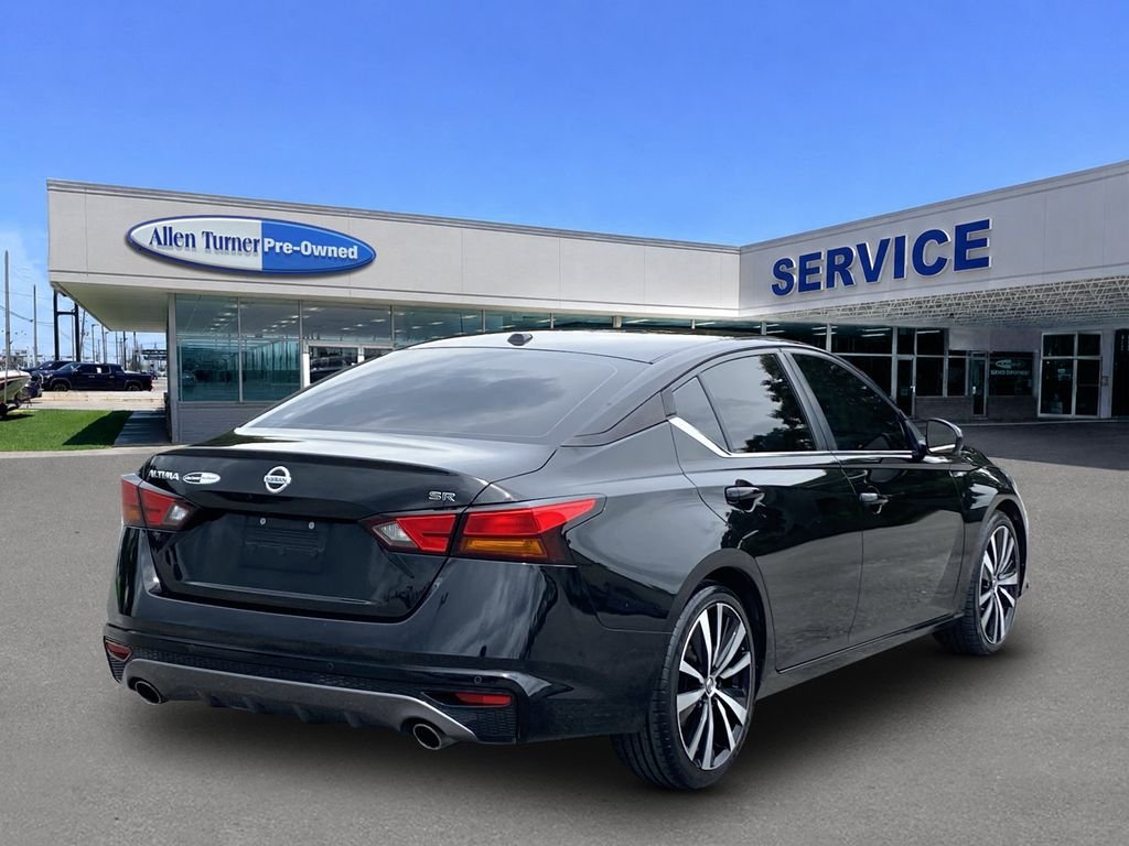 Used 2022 Super Black Clearcoat Nissan 2.5 SR image 8