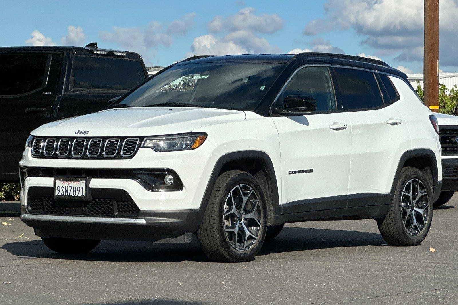 Certified Used 2025 Bright White Clearcoat Jeep Limited image 7