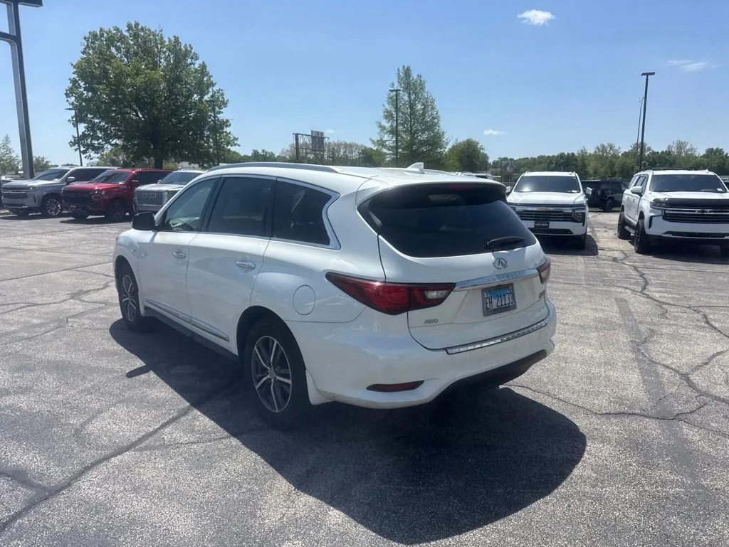 Used 2019 INFINITI QX60 LUXE with VIN 5N1DL0MM5KC557327 for sale in Champaign, IL