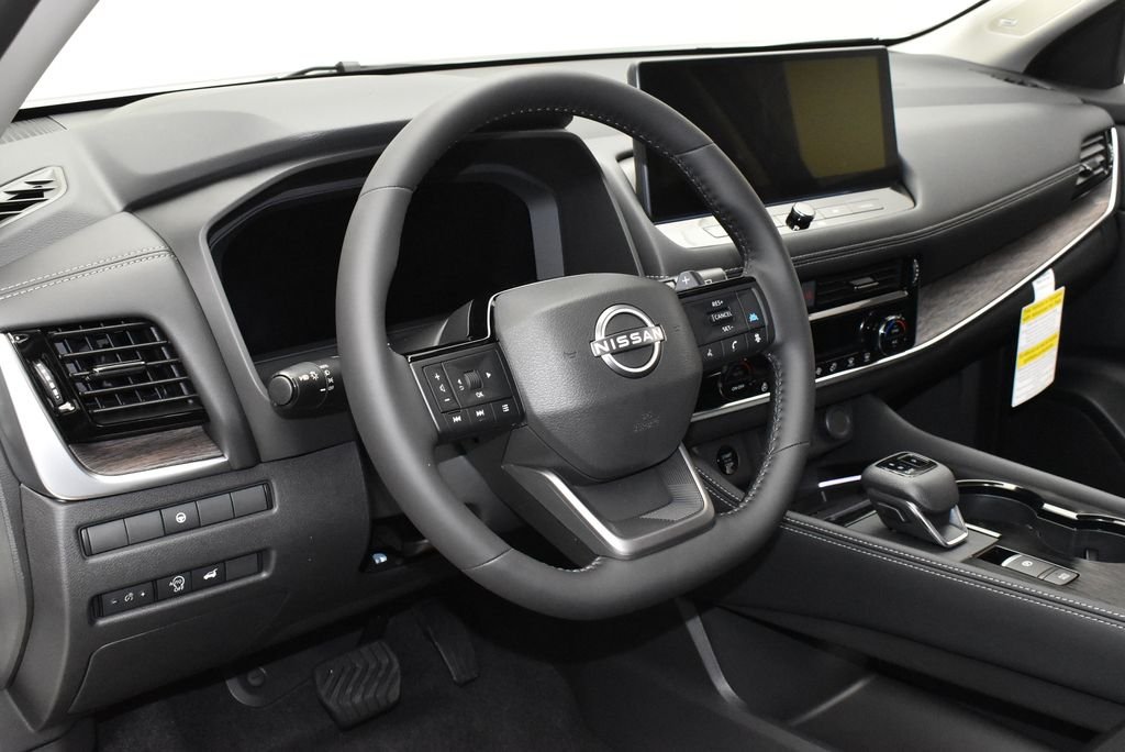 New 2026 Everest White Pearl TriCoat / Super Black Two-tone Nissan Platinum image 16