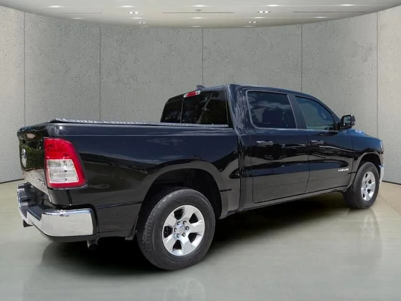 Certified Used 2024 Diamond Black Crystal Pearlcoat Ram Big Horn image 32