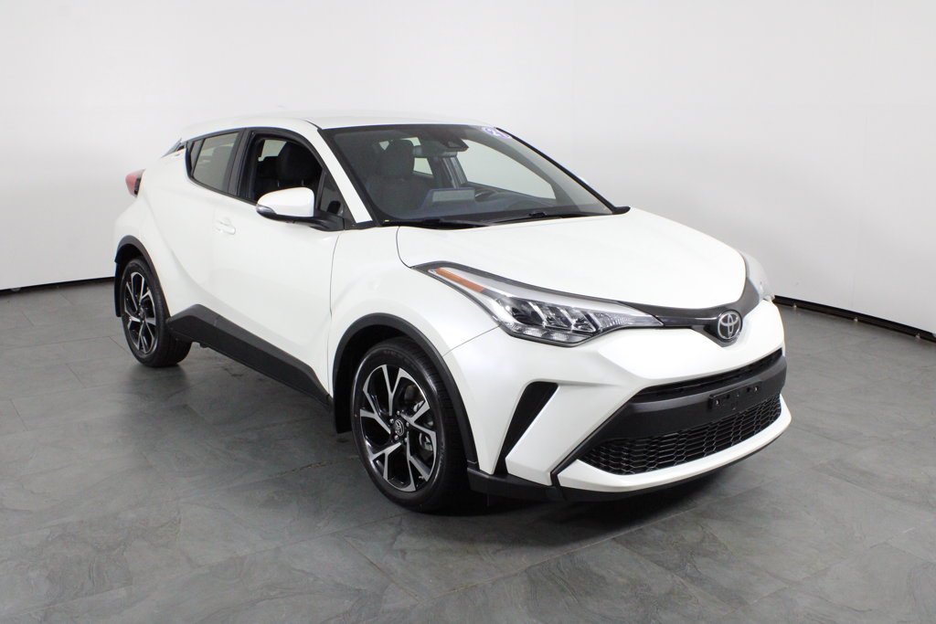 Used 2021 White Toyota XLE image 4