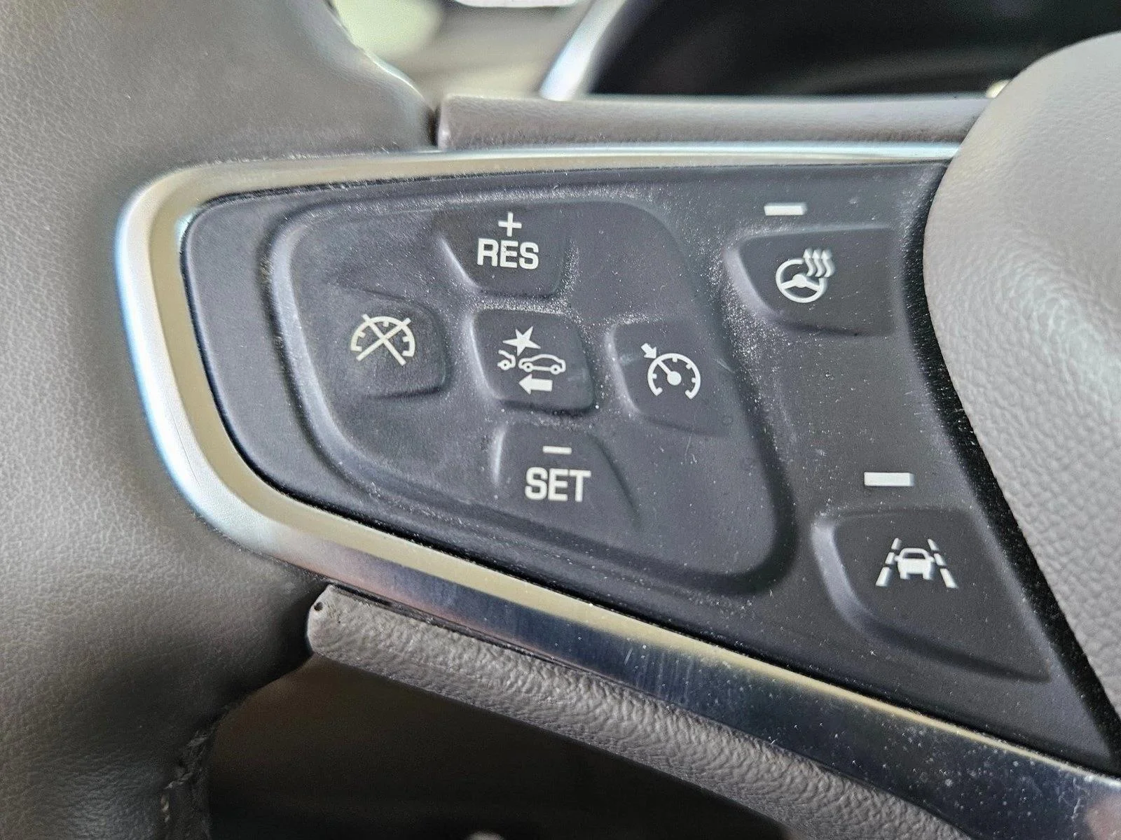 Used 2024 Lakeshore Blue Metallic Chevrolet LT image 27