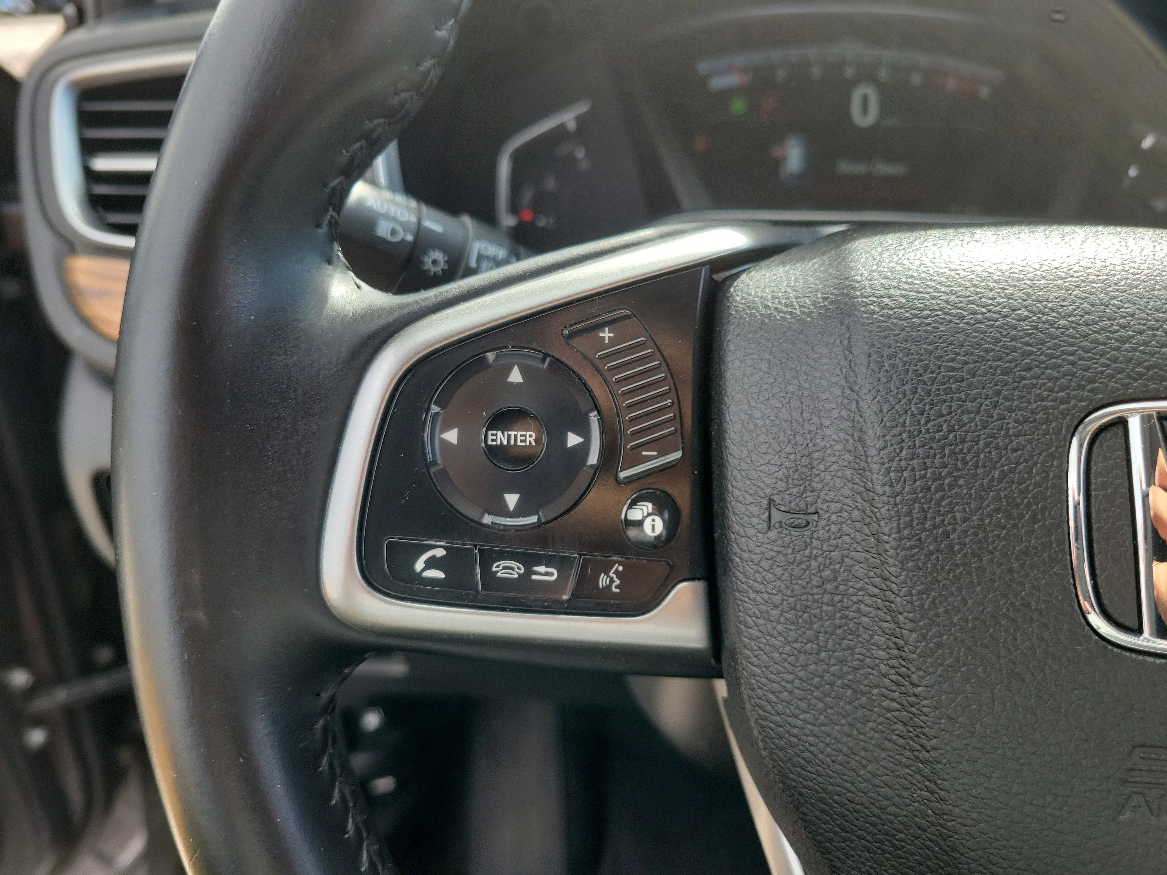 Used 2018 Gunmetal Metallic Honda EX-L image 25