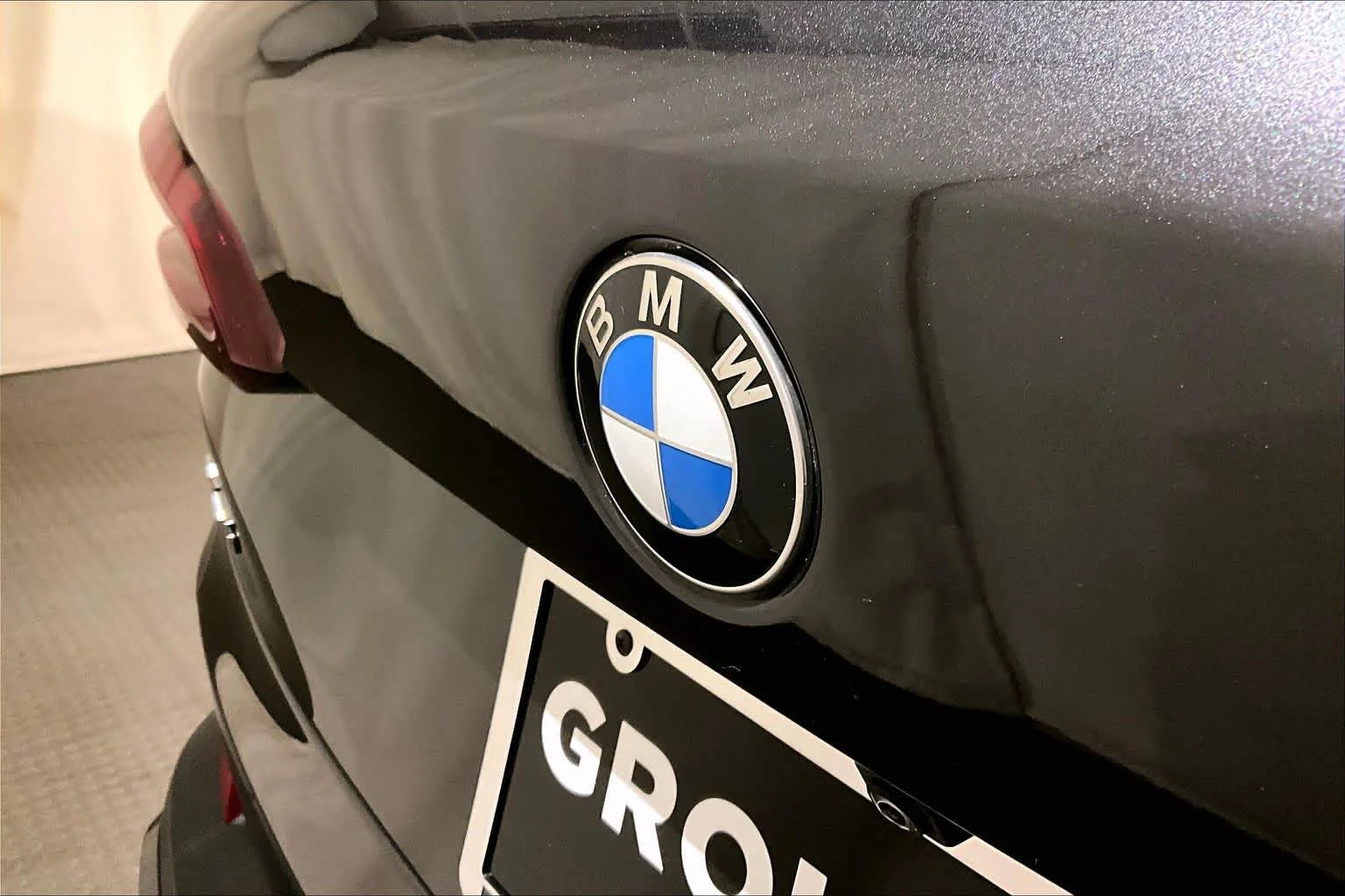 Used 2023 Dark Graphite Metallic BMW xDrive40i image 32