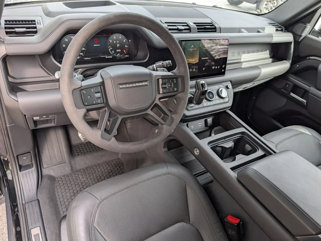 Used 2023 Black Land Rover V8 image 5