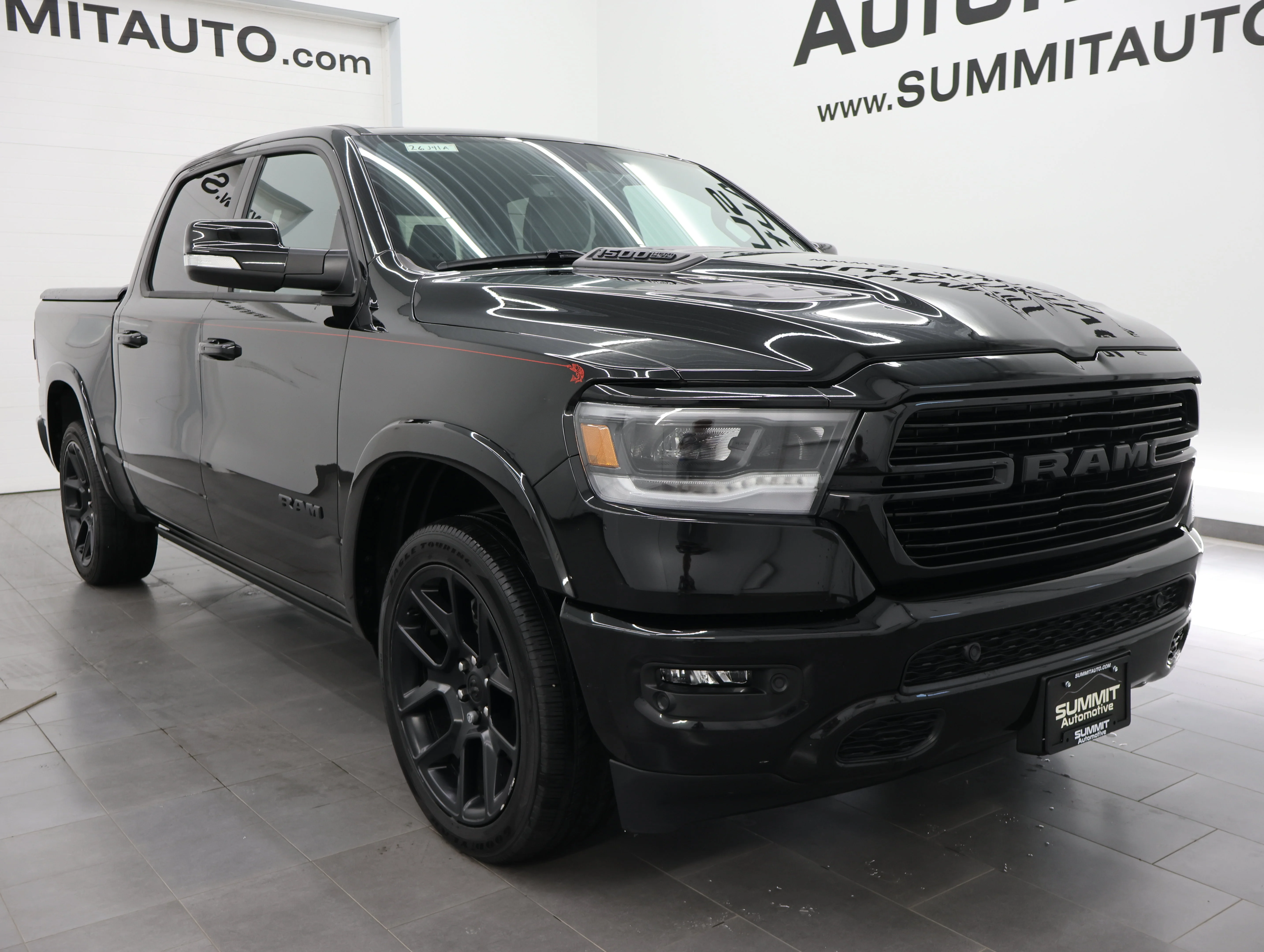 Used 2021 Diamond Black Crystal Pearlcoat Ram Laramie image 2