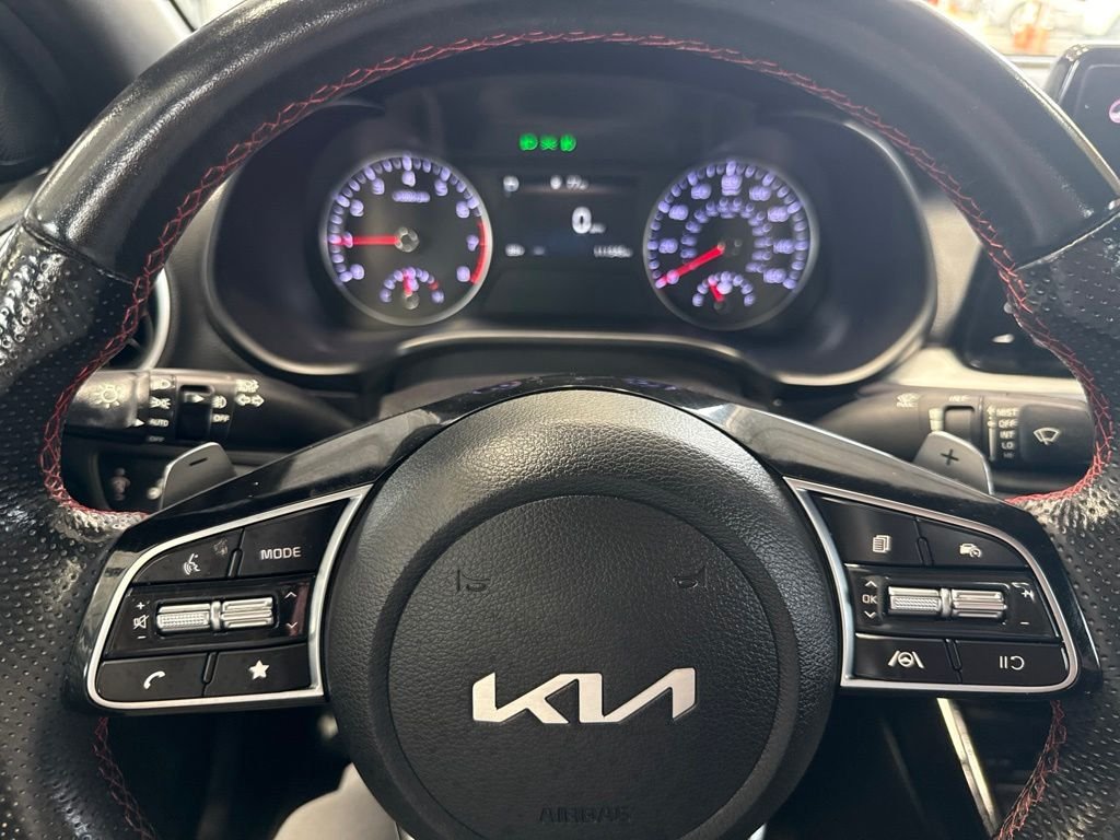 Used 2022 White Kia GT image 19
