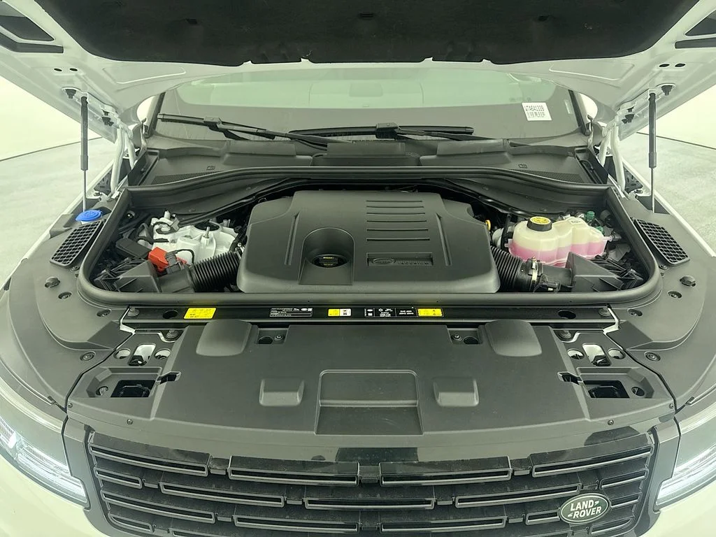 New 2026 Fuji White Land Rover Dynamic SE image 24