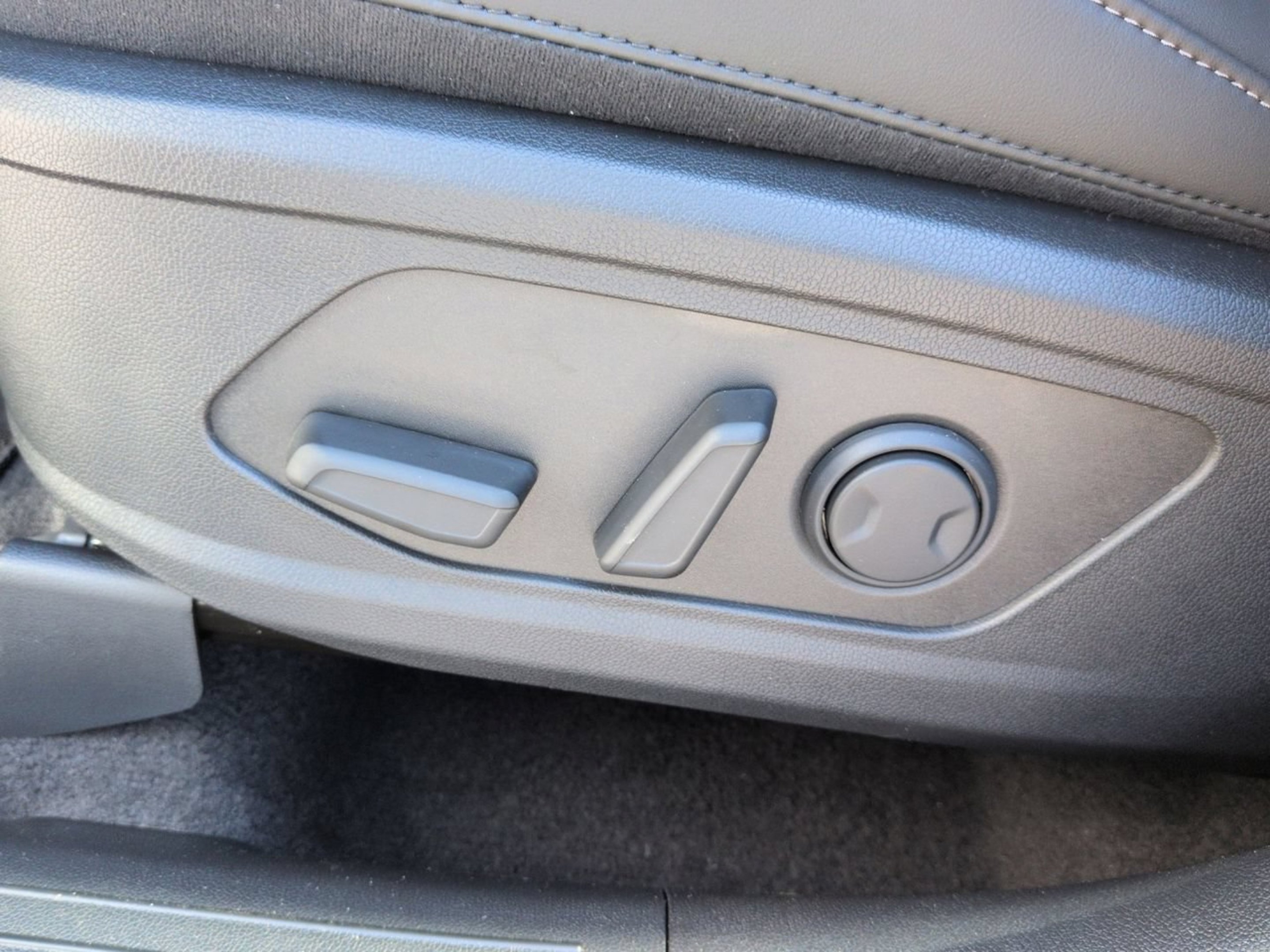 New 2026 Glacial White Pearl Kia S image 33