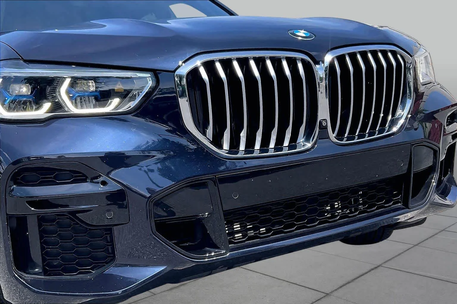 Used 2023 Carbon Black Metallic BMW xDrive40i image 31