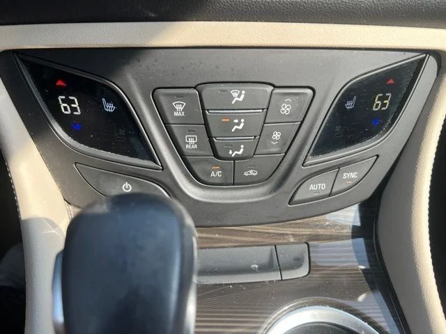 Used 2019 Brown Buick Essence image 36