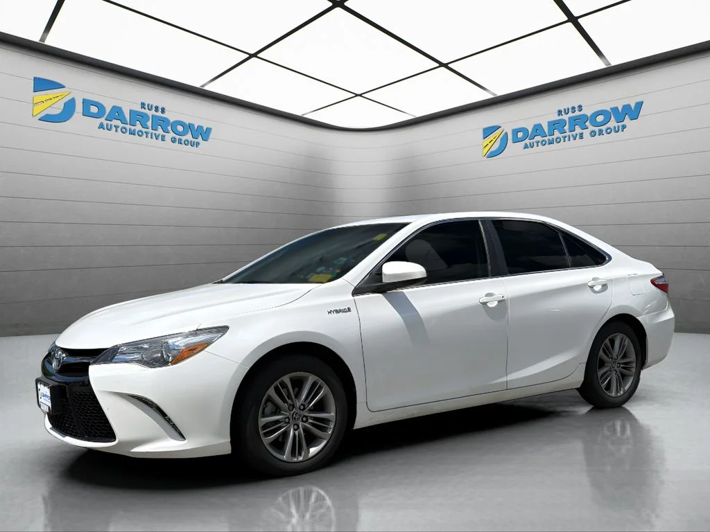 Used 2016 White Toyota SE image 1