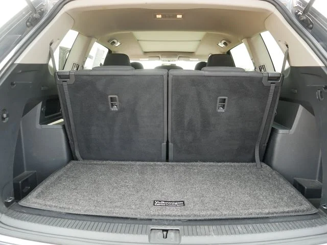 Used 2018 Gray Volkswagen Launch Edition image 19